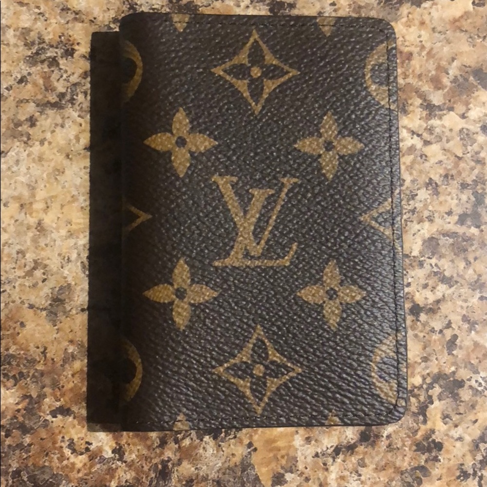 Men’s Louis Vuitton Wallet.